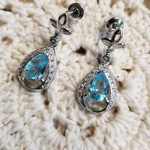 The Blue Tear Drop Earrings in 925 silver and cubic zirconia - Picture 6 of 7